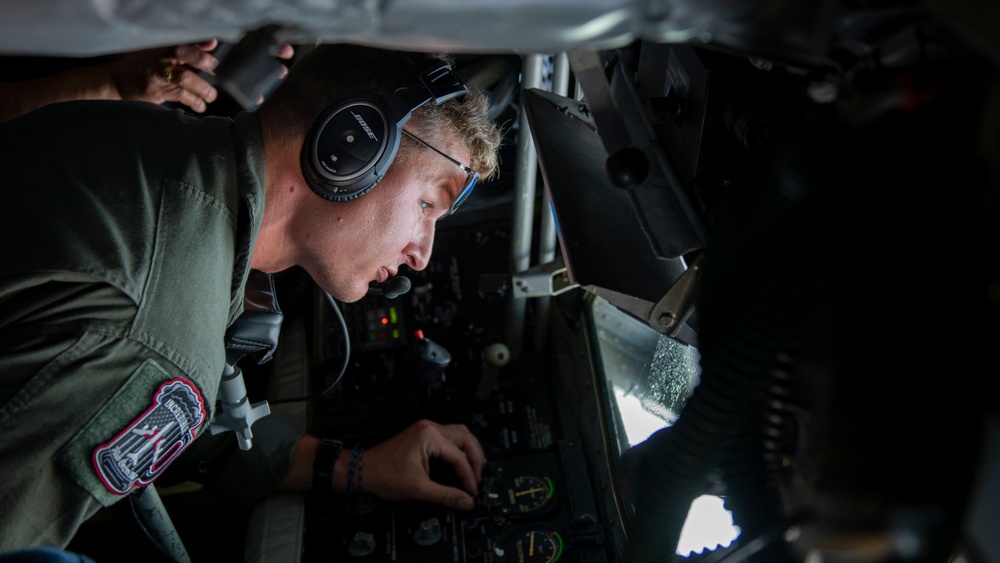 Refueling Raptors in Key West