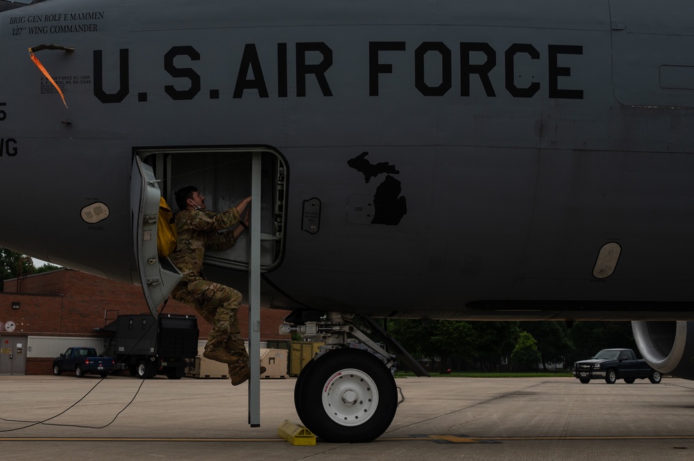 GIDE 3/ADE 5: recives support from the 171st Air Refueling Squadron