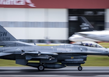 F-16s Take Off during Relampago VI