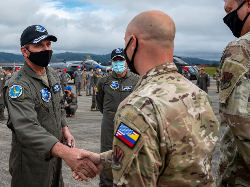 Exercise Relampago VI team members recognized for accomplishments