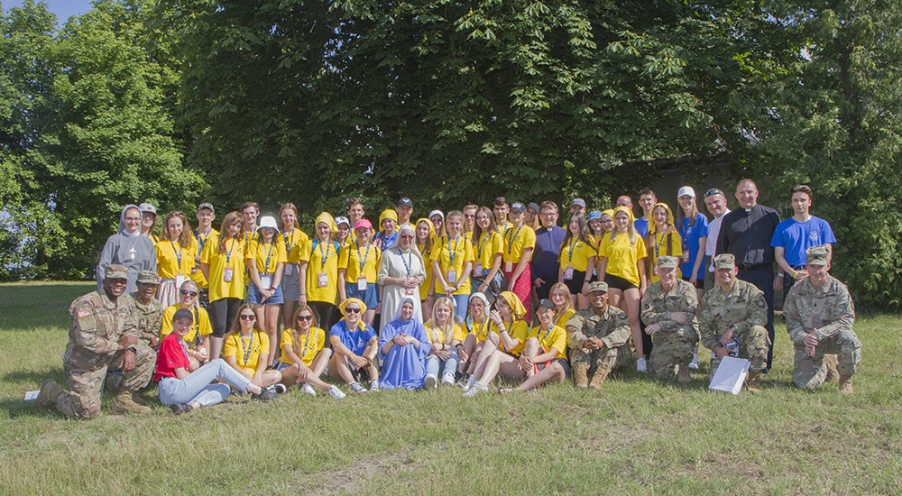 50th Regional Support Group hosts base tour for Polish Students