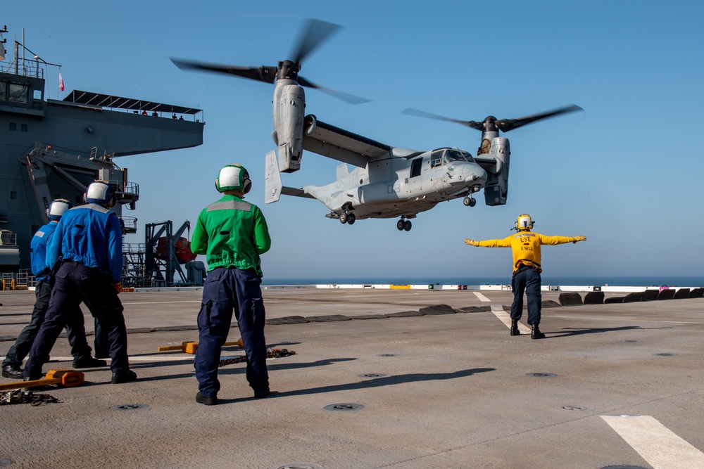 USS Lewis B. Puller Conducts Flight Deck Crash Drills