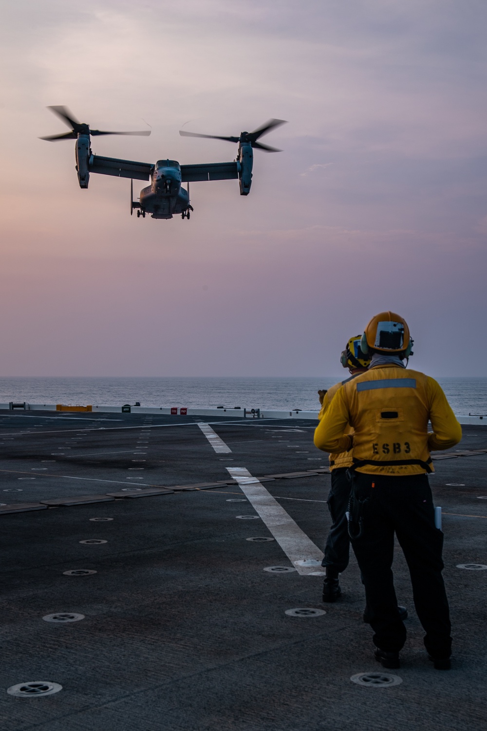 USS Lewis B. Puller Conducts Flight Ops With Task Force 51/5