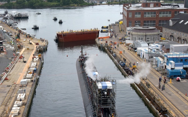 USS Virginia (SSN 774) Undocks at Portsmouth Naval Shipyard