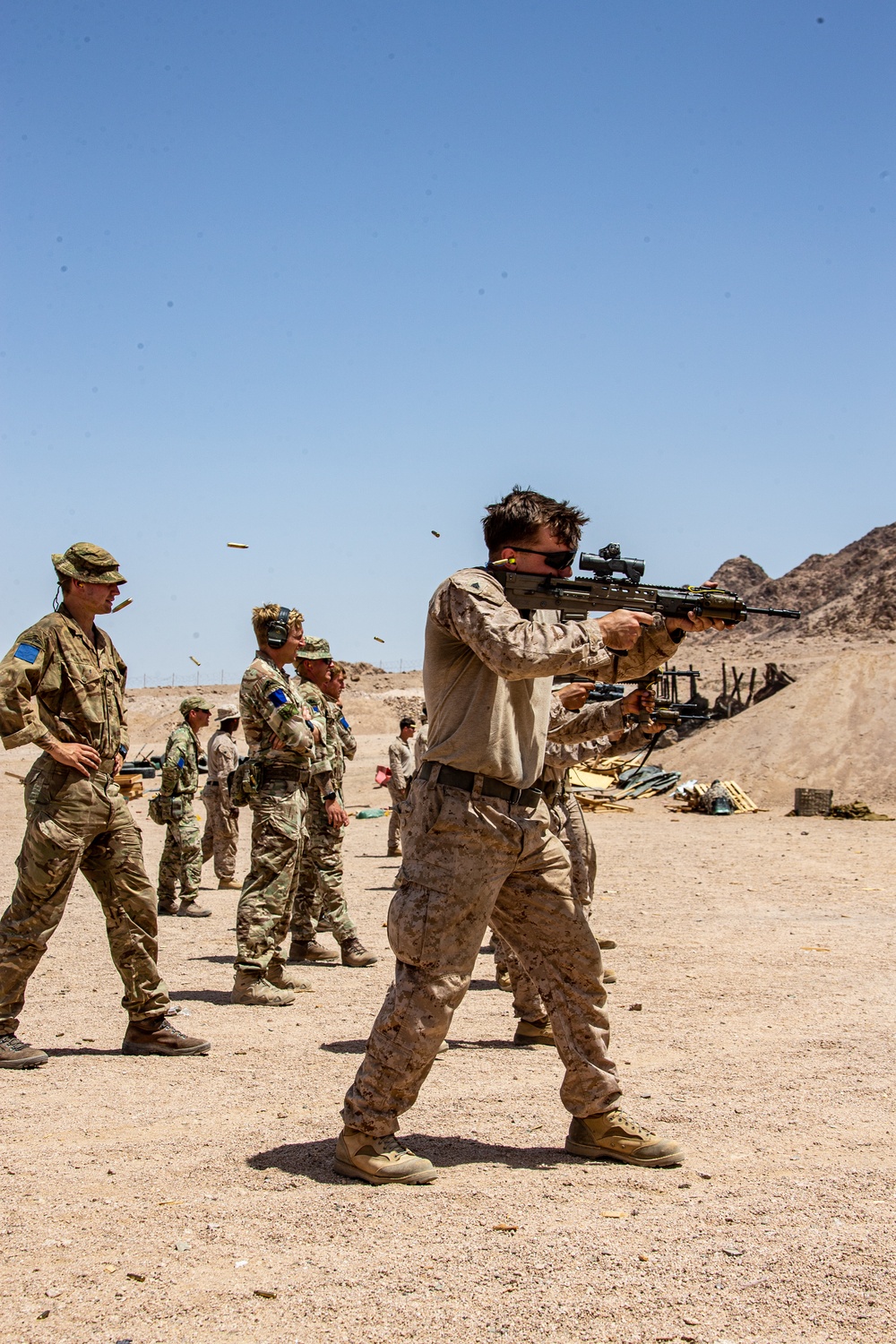 DVIDS - Images - 2/1 Trains with British Army 2nd Battalion, Parachute ...