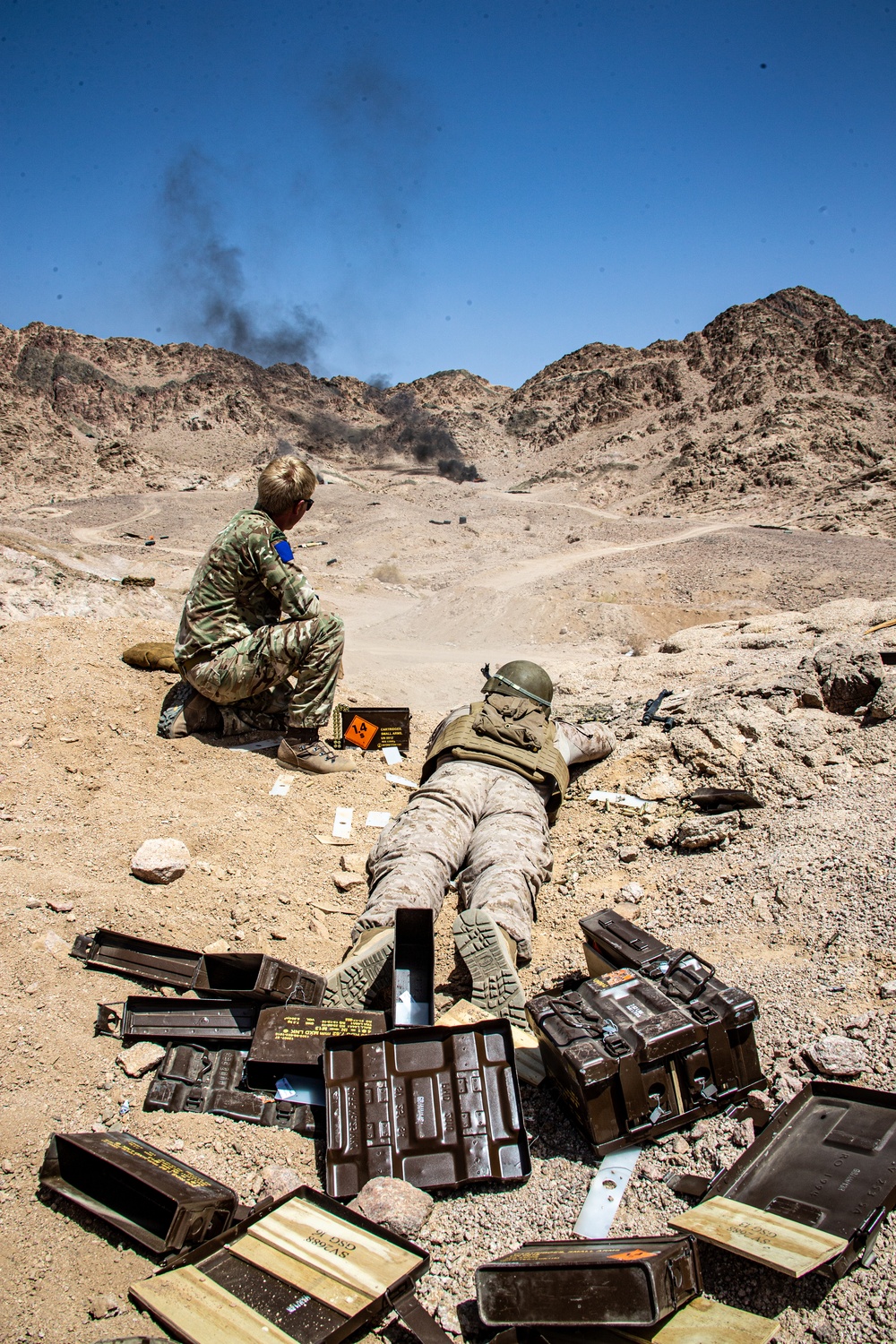 2/1 Trains with British Army 2nd Battalion, Parachute Regiment