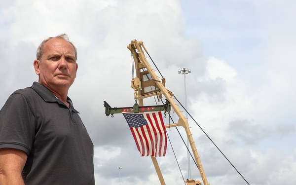 Retired U.S. Marine tank commander who toppled Saddam Hussein’s statue, reunited with M88A2 Hercules tank retriever - 18-years later