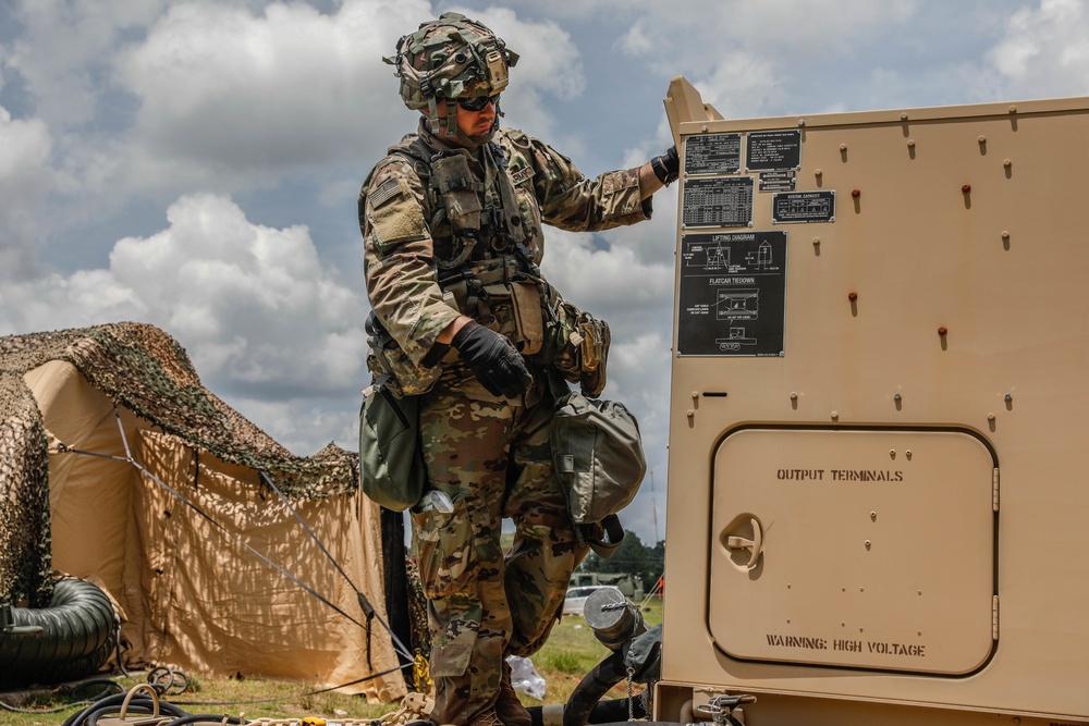 Arkansas Soldiers make final preparations for the box