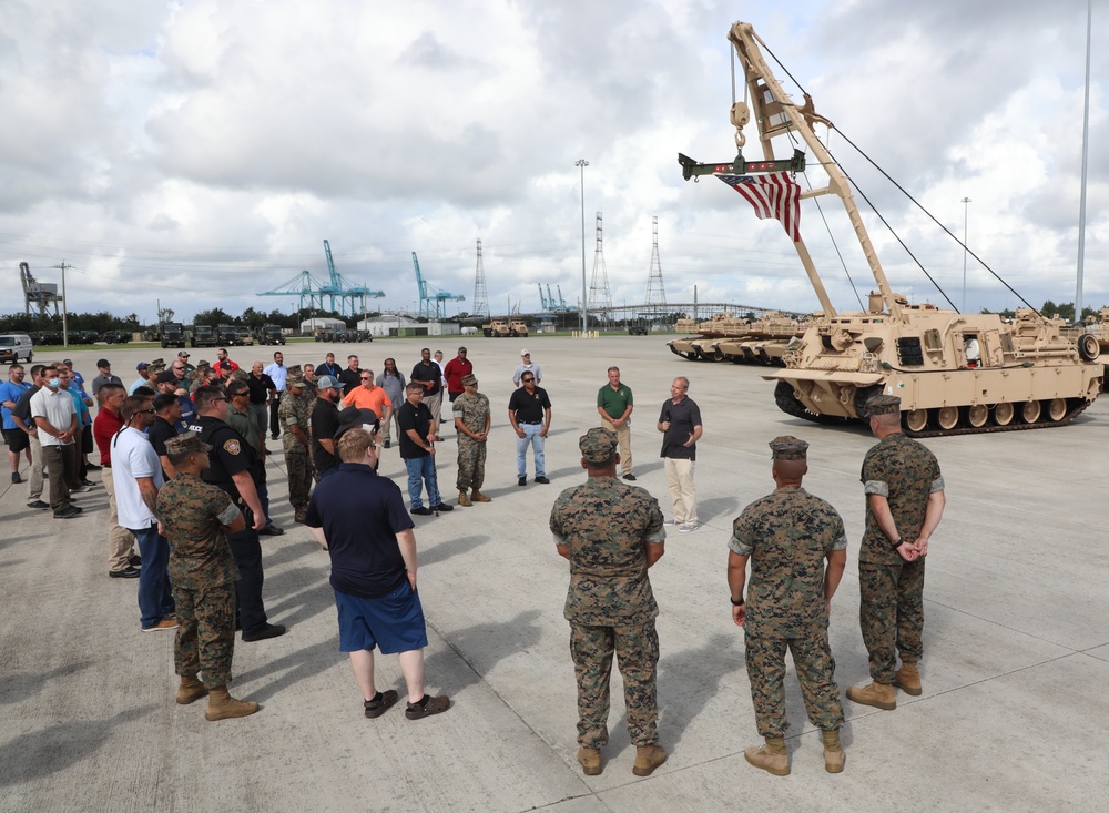 Retired U.S. Marine tank commander who toppled Saddam Hussein’s statue, reunited with M88A2 Hercules tank retriever - 18-years later