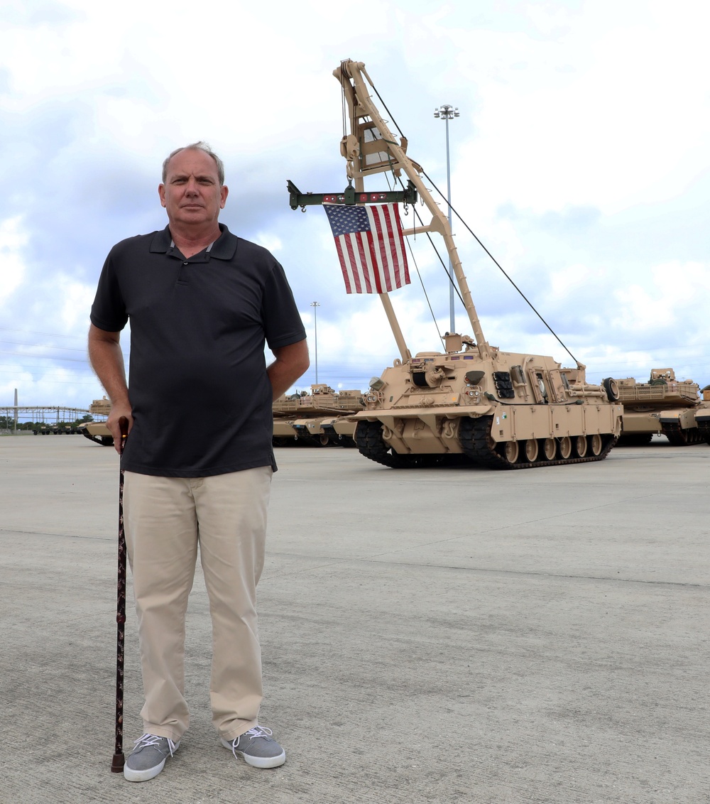 Headline: Retired U.S. Marine tank commander who toppled Saddam Hussein’s statue, reunited with M88A2 Hercules tank retriever - 18-years later