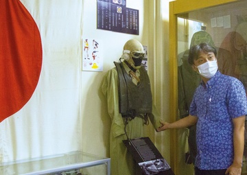 Thinking of peace studies: Local educators visit Kinser Battle of Okinawa Historical display / 平和学習を考える- 地元教育関係者、キンザー沖縄戦歴史資料館を視察
