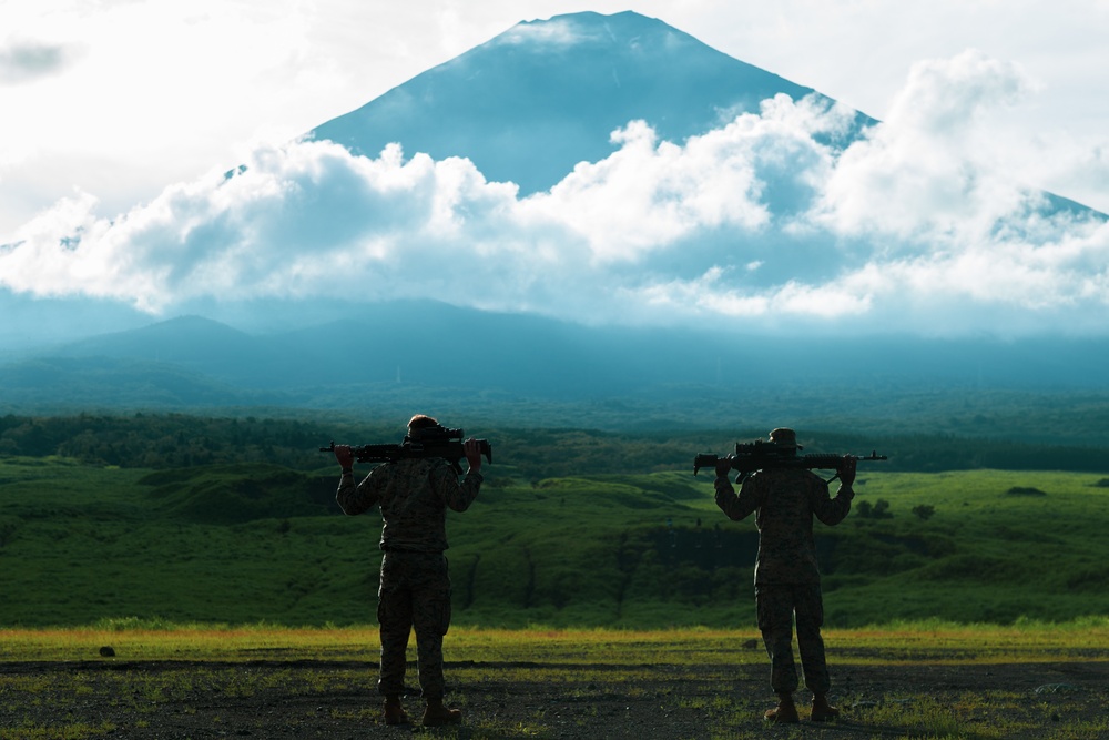 MWSS-171 Conducts a Machine Gun Range during Eagle Wrath 21