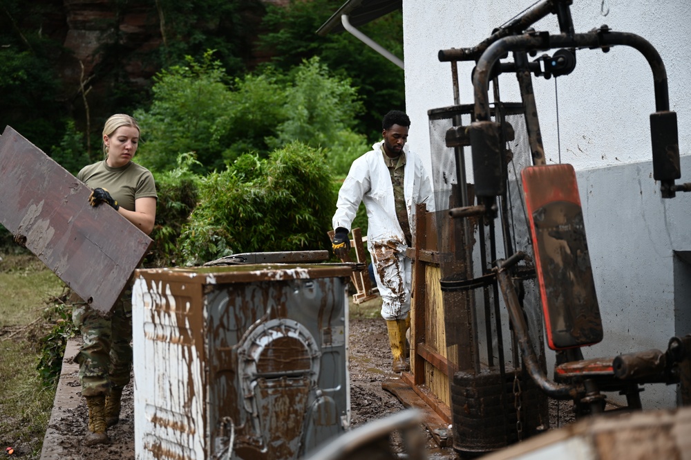 52nd CES volunteers aid flood recovery in Auw an der Kyll