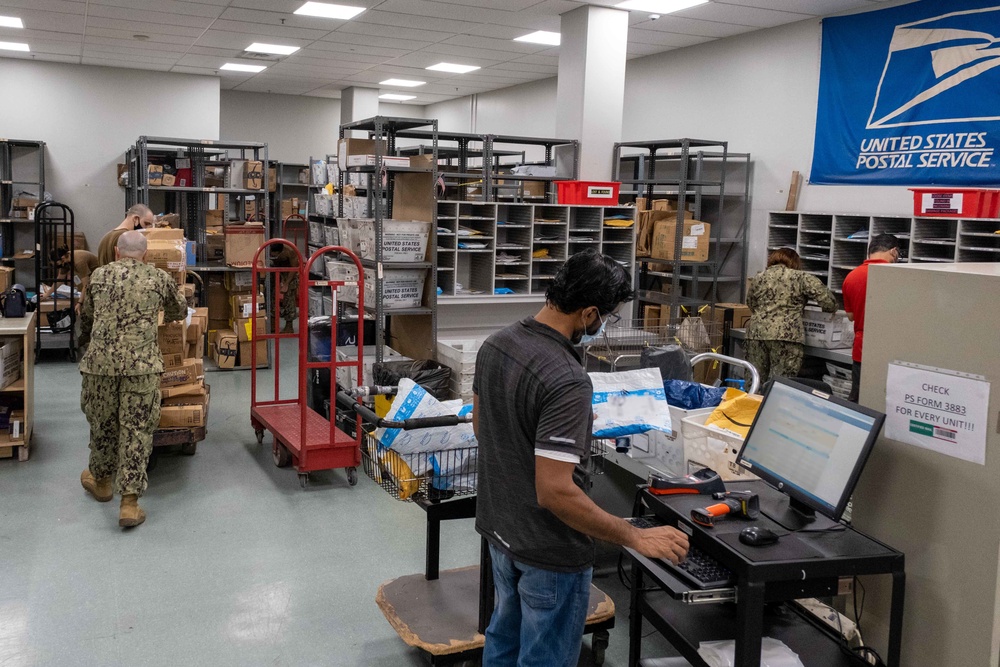 CO Does a Day in the Life at the Fleet Post Office