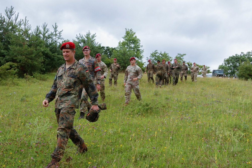 American and German paratroopers commemorate the 45th anniversary of two fallen paratroopers