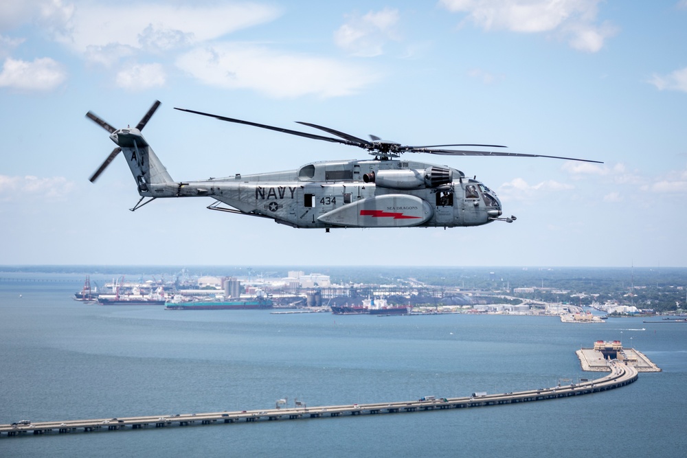 HM-12 Conducts Formation Flight