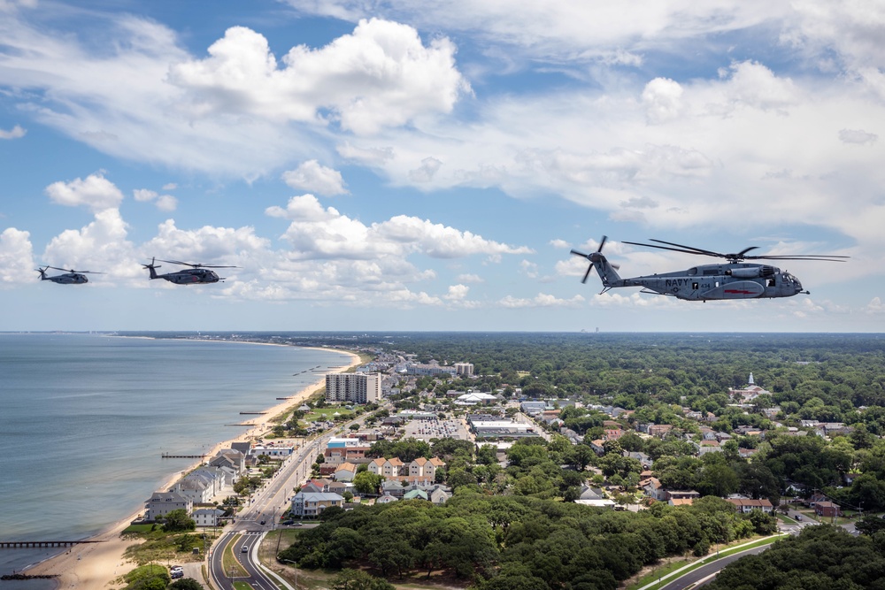 HM-12 Conducts Formation Flight