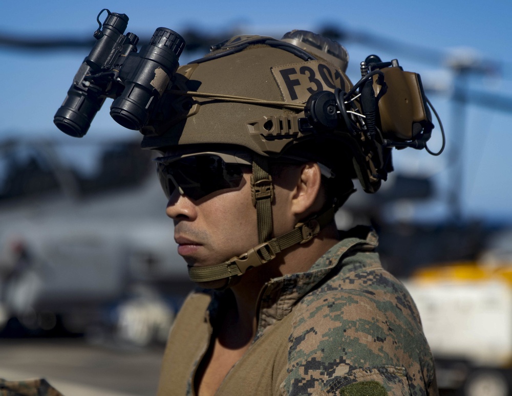 Force Reconnaissance Platoon Executes Fast Rope Drills