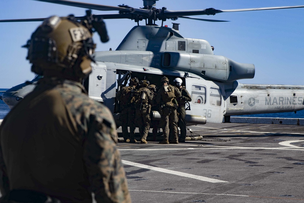 Force Reconnaissance Platoon Executes Fast Rope Drills