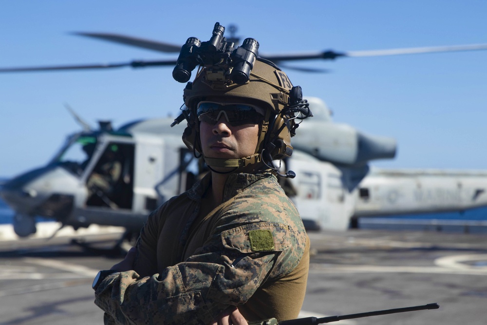 Force Reconnaissance Platoon Executes Fast Rope Drills