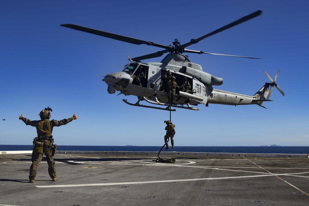 Force Reconnaissance Platoon Executes Fast Rope Drills