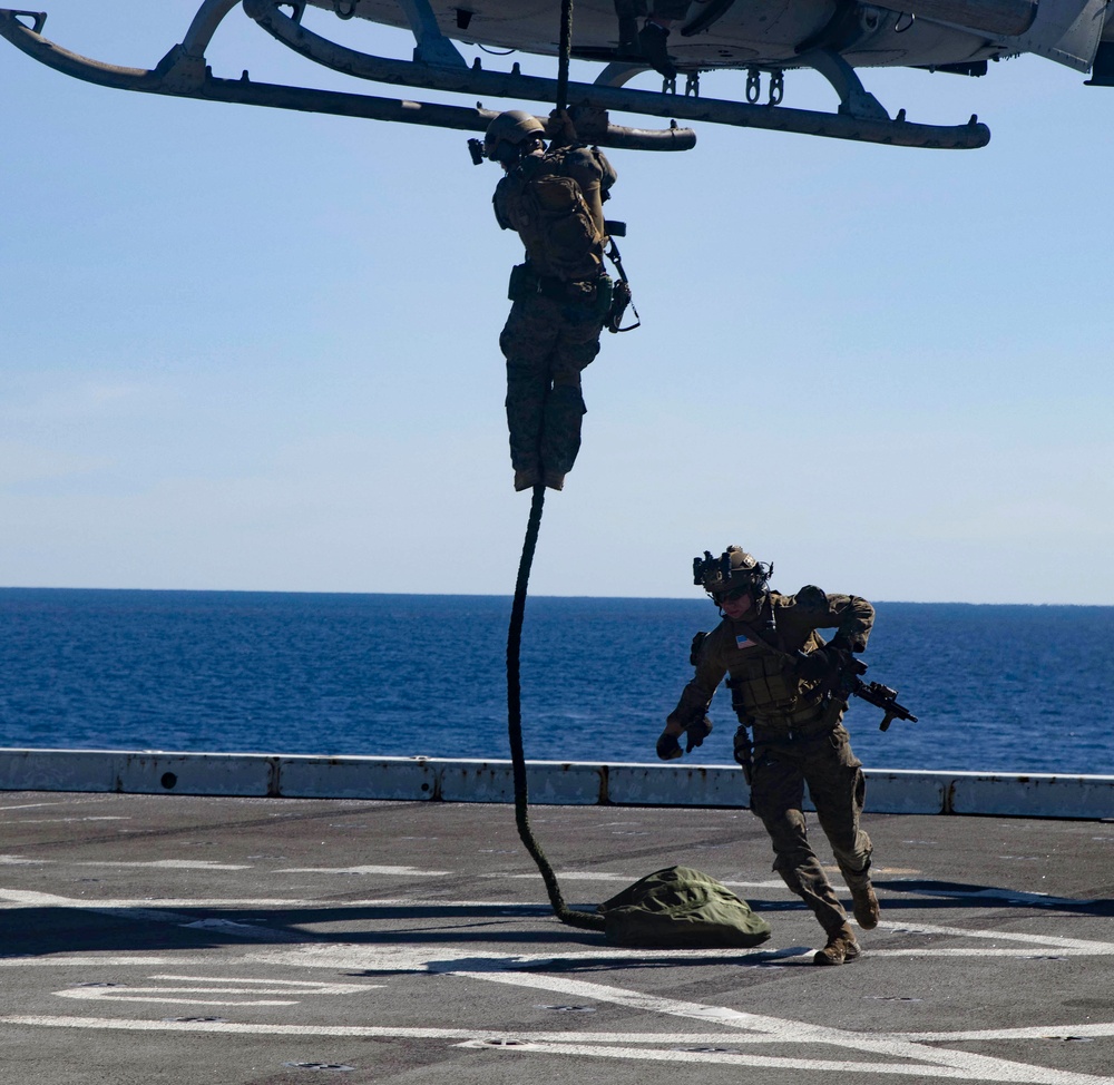 Force Reconnaissance Platoon Executes Fast Rope Drills