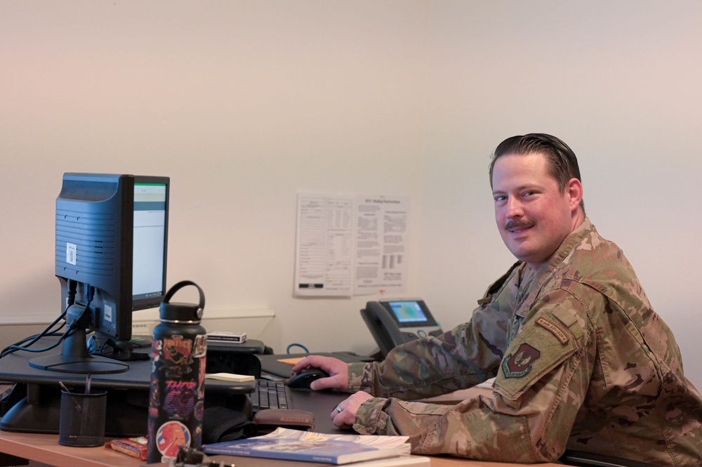 Airlifter of the week welcomes home heroes