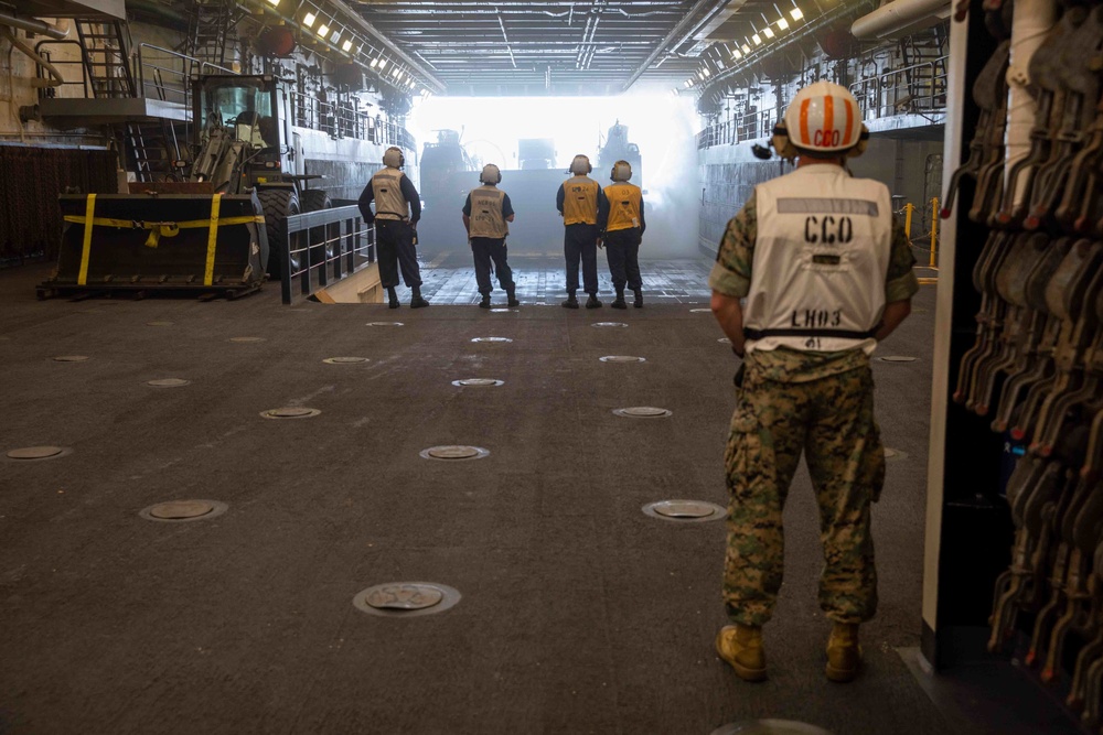 USS Arlington conducts a LOADEX