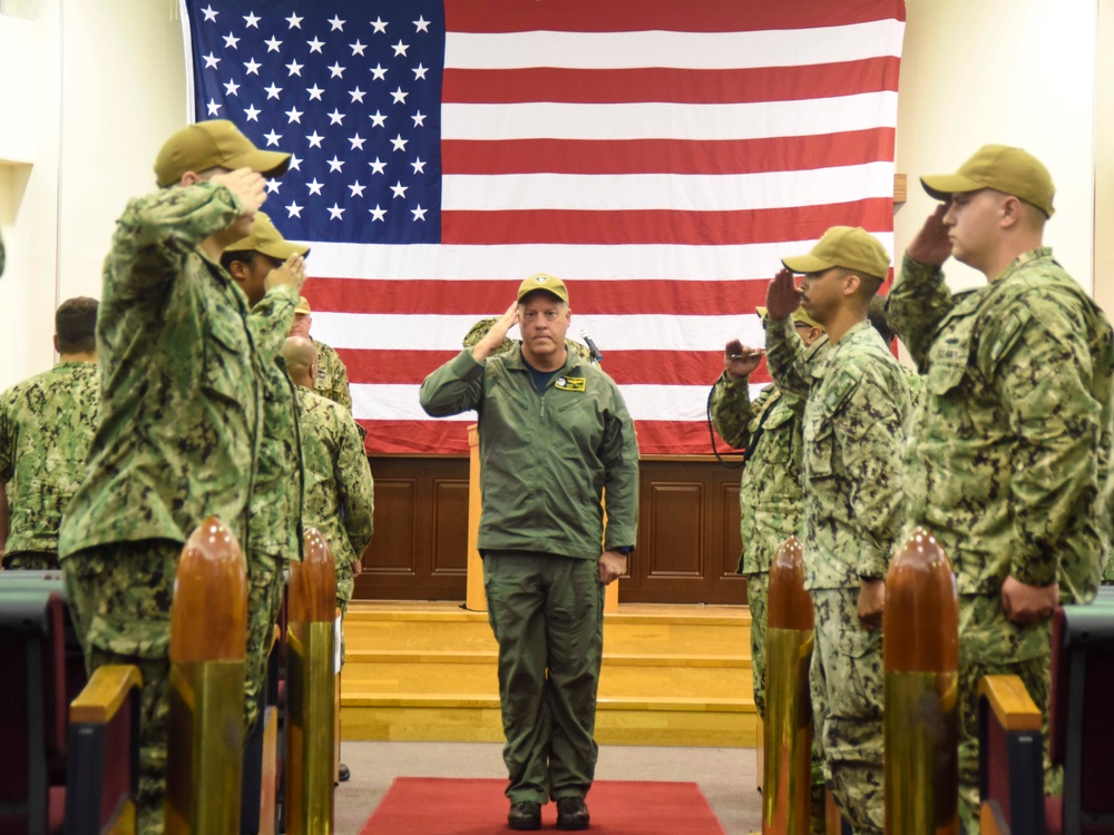 Mine Countermeasures Squadron 7 Holds Change of Command Ceremony