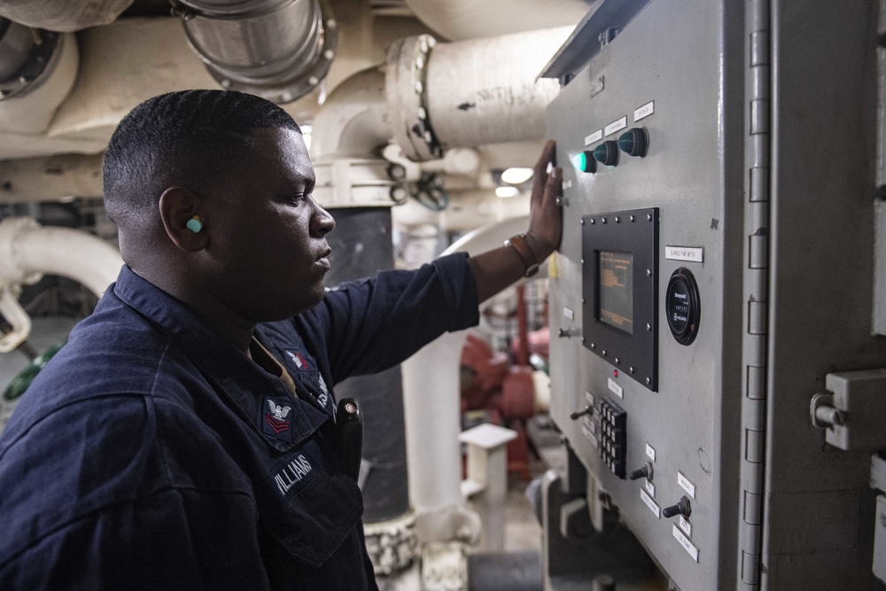 USS America (LHA 6) Conducts Maintenance During Exercise Talisman Sabre 21.