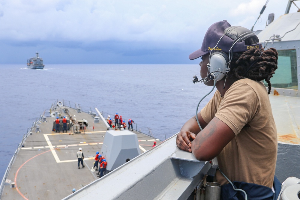 USS Pinckney (DDG 91) is underway in the Pacific Ocean