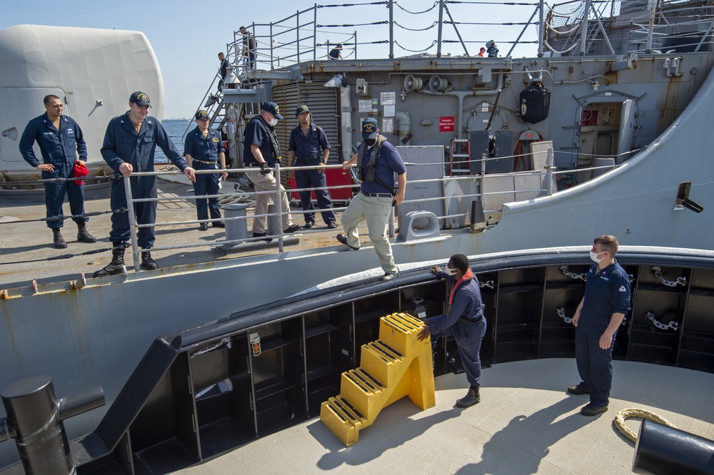 CFAY port operations department assists USS Chancellorsville (CG 62) during underway period