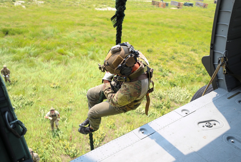 Joint Fast Rope Training for Airmen and Soldiers of the New Jersey National Guard