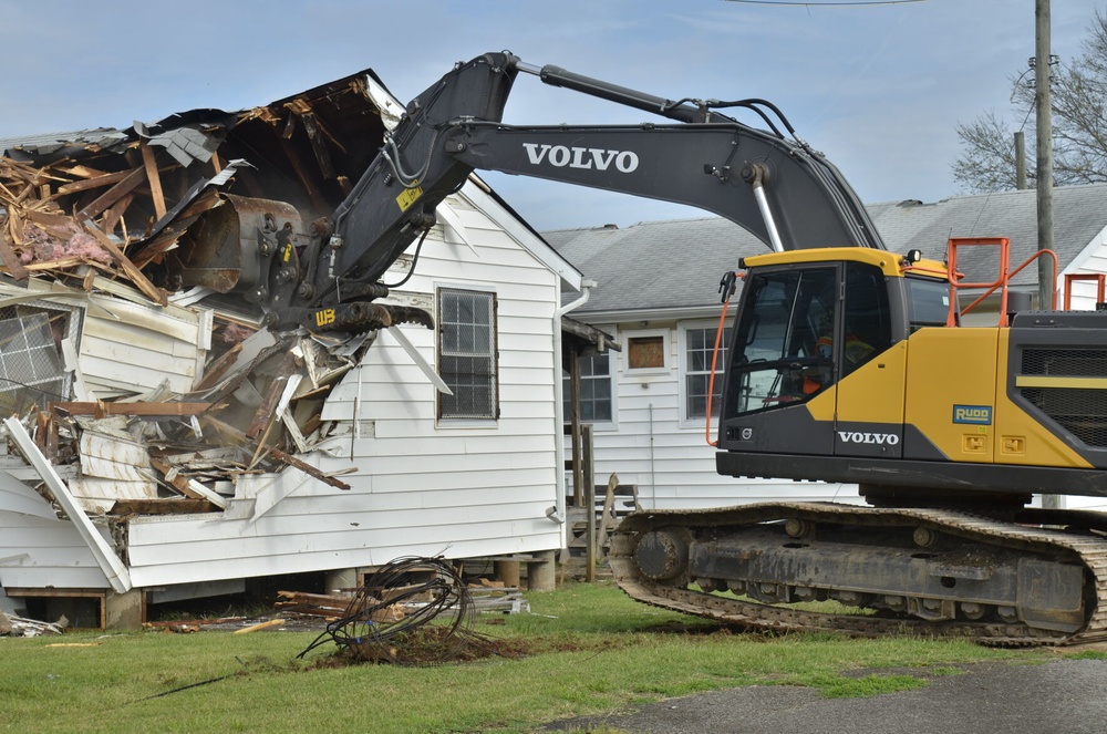 Sapper Eagles join DPW to remove Fort Campbell World War II wood