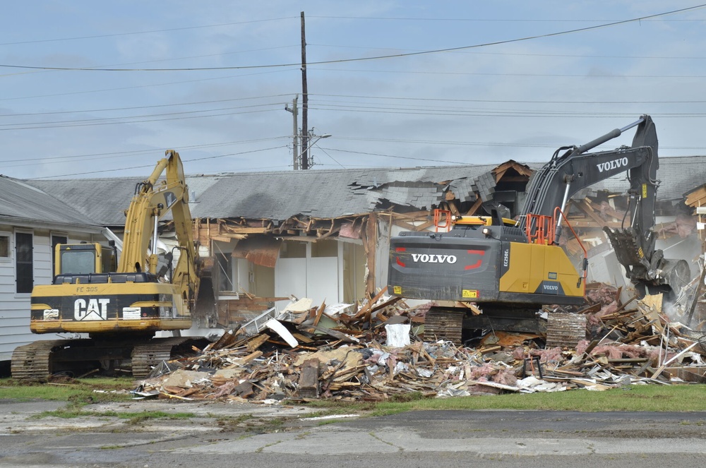 Sapper Eagles join DPW to remove Fort Campbell World War II wood