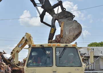 Sapper Eagles join DPW to remove Fort Campbell World War II wood