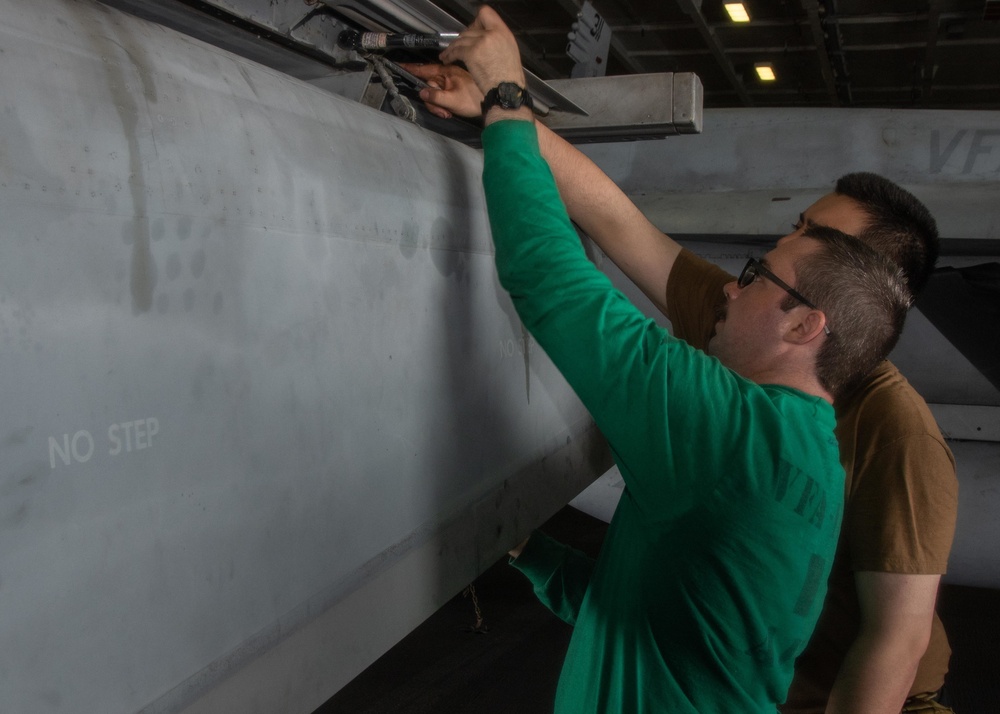 USS Ronald Reagan (CVN 76) Hangar Bay