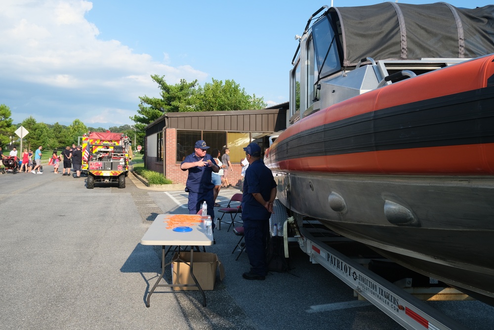 Coast Guard Auxiliarists from Flotilla 25-01 Promote Boating Safety at Joint Base Anacostia-Bolling Forth of July Celebration