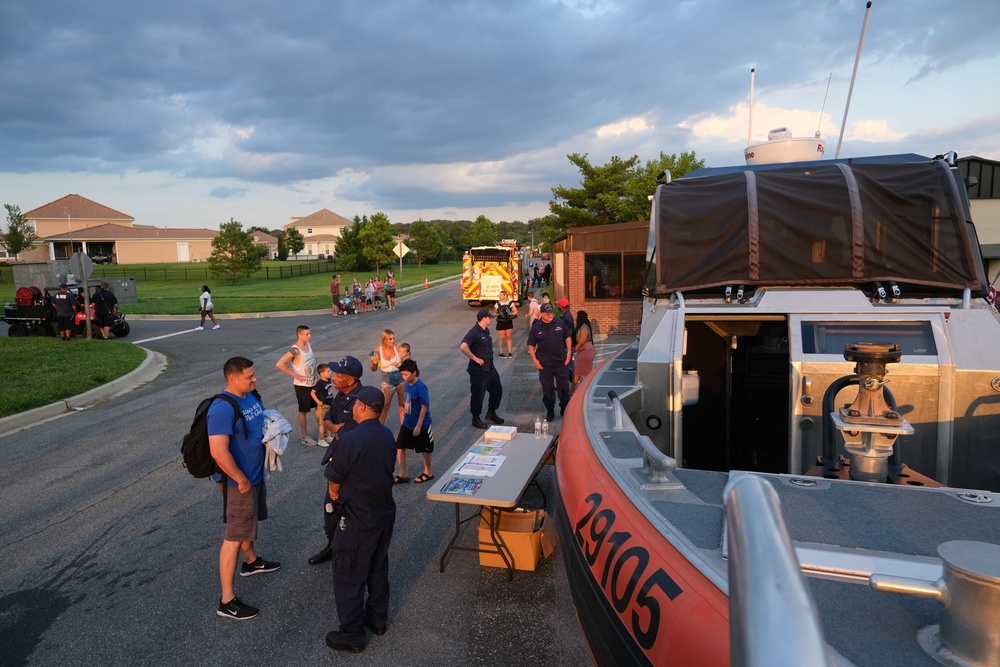 Coast Guard Station Washington and Auxiliary Flotilla 25-01 Share Boating Safety Advice During Joint Base Anacostia-Bolling's Fourth of July Celebration
