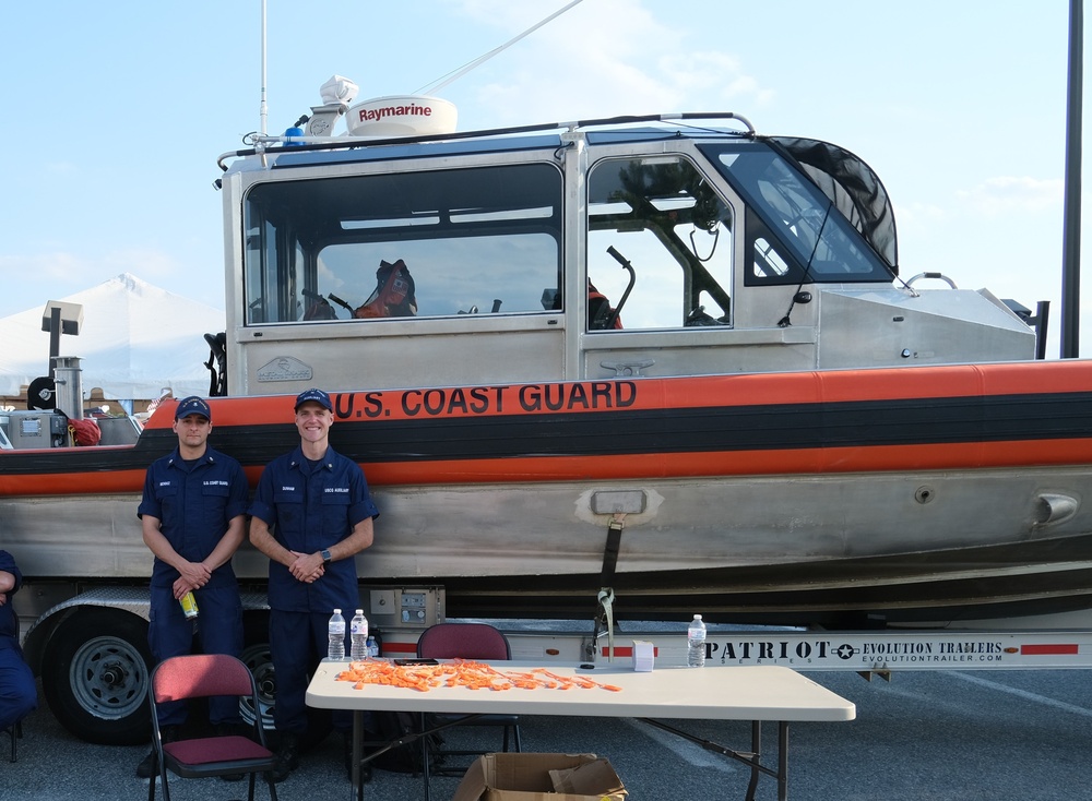 Coast Guard Station Washington and Auxiliary Flotilla 25-01 Promote Boater Safety during Fourth of July celebration at Joint Base Anacostia-Bolling