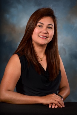 NPS Financial Analyst Receives Navy-wide Financial Management Award