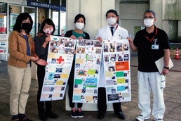 Marines give messages of hope to children in hospital