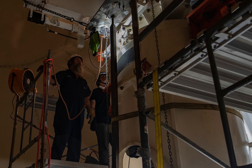 36th Operations Support Squadron teams up with contractors from Oklahoma to repair weather radar system