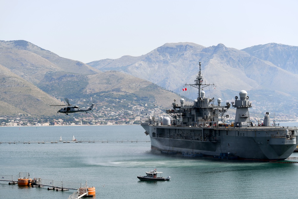 HSC 28 Conducts Flight Operations With USS Mt. Whitney at NSA Naples, Detachment Gaeta