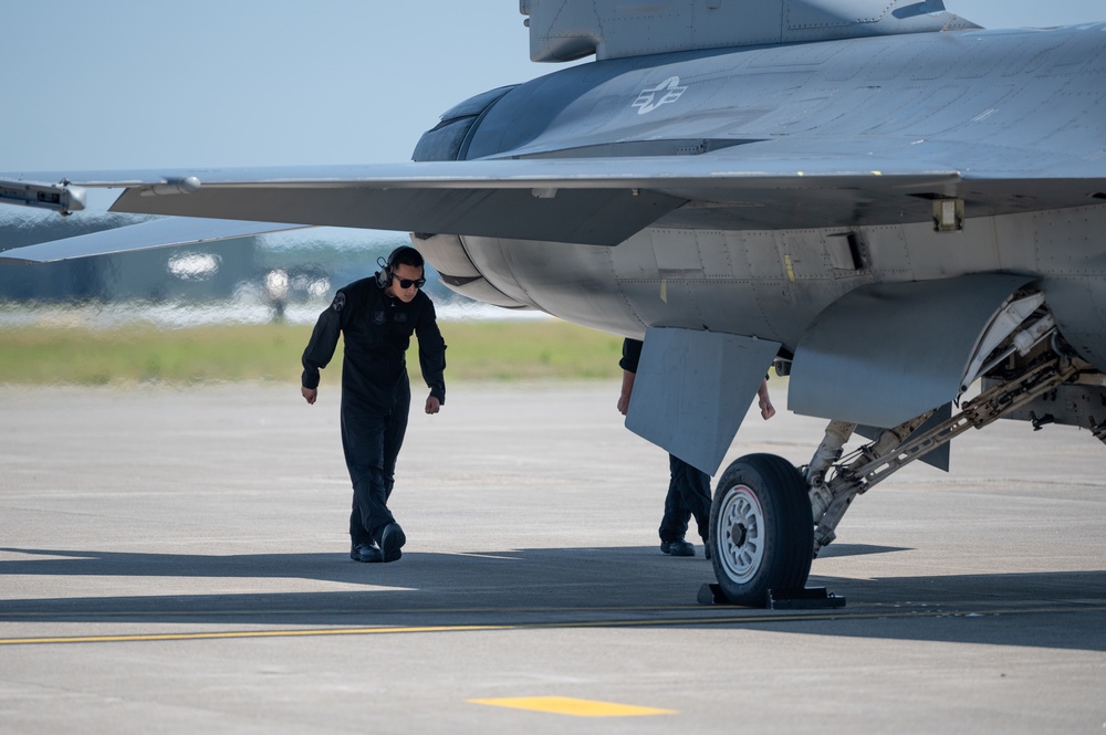 Cleared for Takeoff: PACAF F-16 Demo Team Headed to Alaska with Renewed Demo Certification