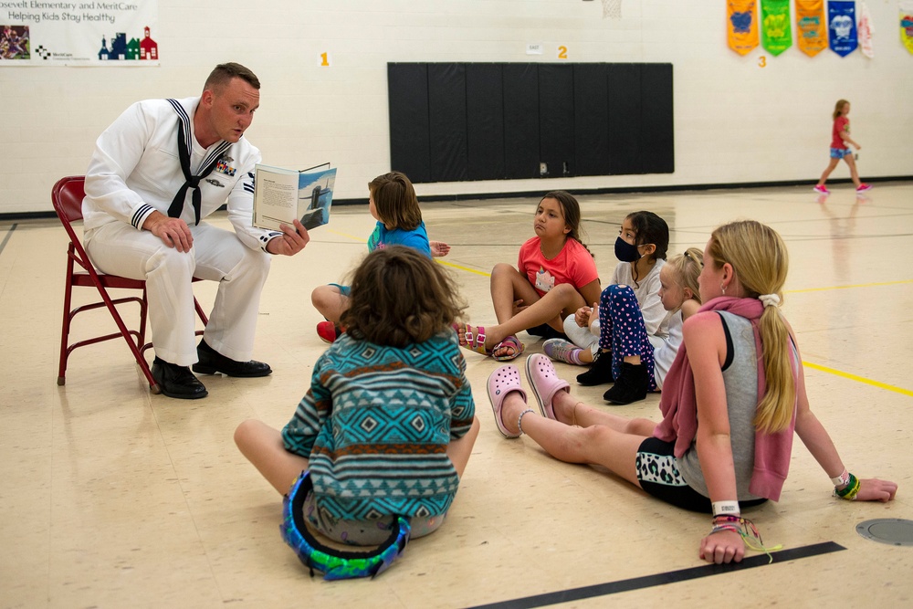 Navy Operational Support Center Fargo Reads To Kids