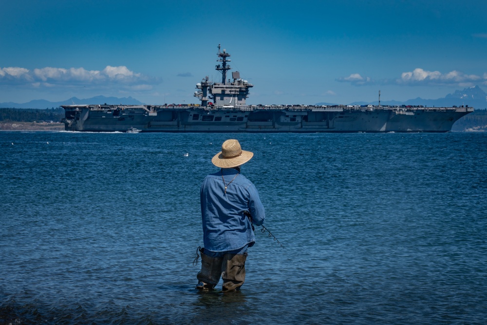 USS Theodore Roosevelt (CVN 71) arrives at Naval Base Kitsap-Bremerton