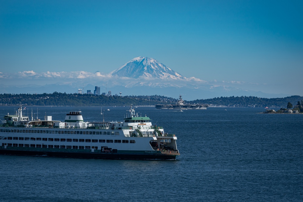 USS Theodore Roosevelt (CVN 71) arrives at Naval Base Kitsap-Bremerton