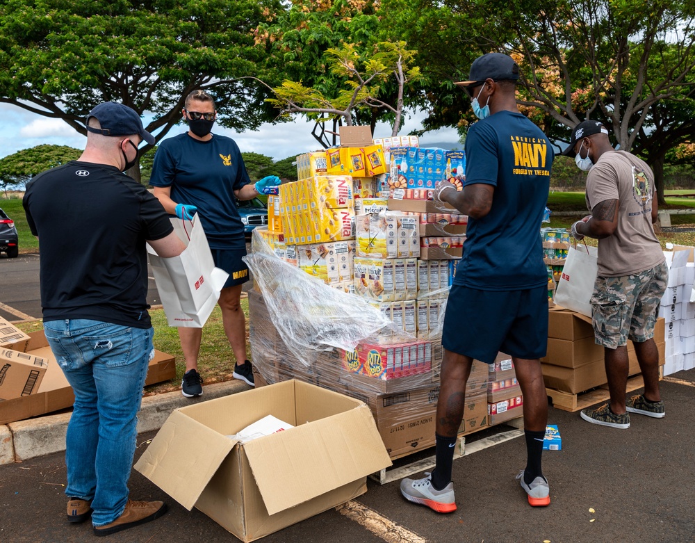 Commander, Navy Region Hawaii Sailors Participate In COMREL In Waipahu