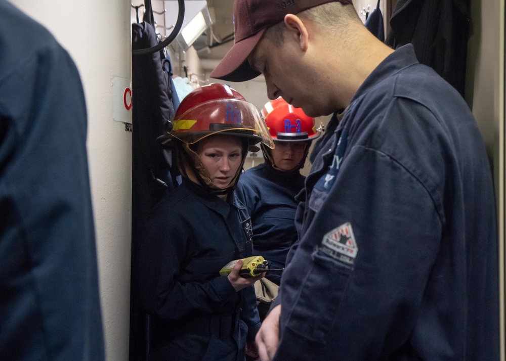 USS Kidd Conducts Firefighting Drill